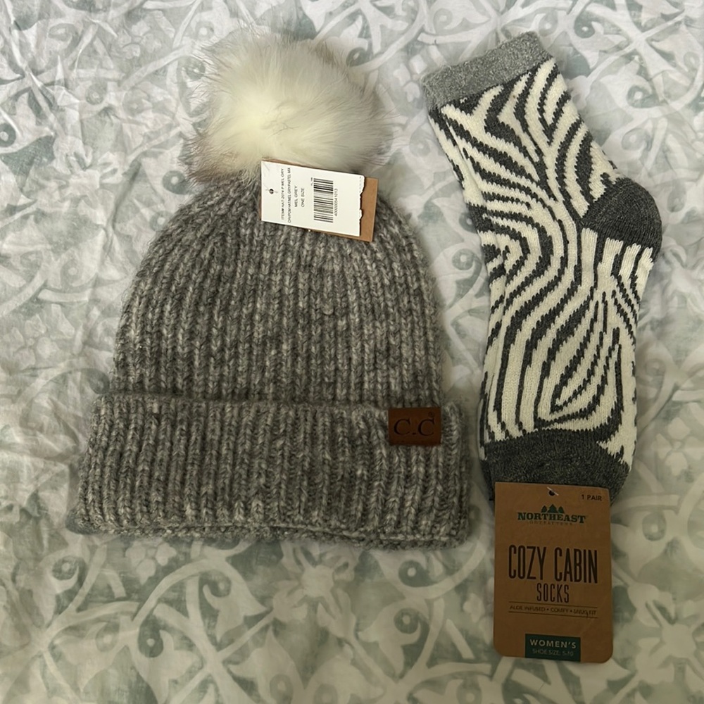 Women’s Hat and Socks set